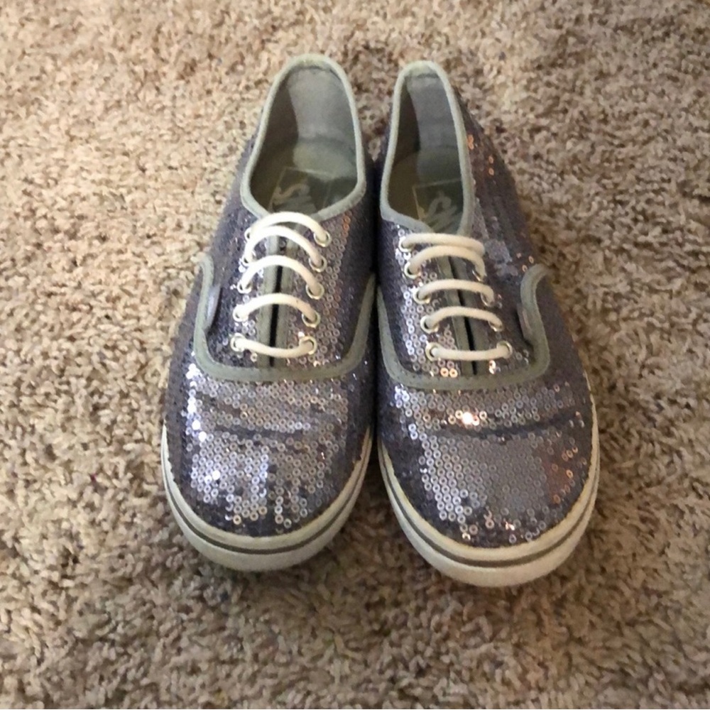 Vans - Picture 2 of 6